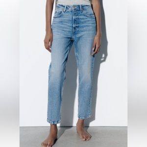 Brand new with the tags women’s Zara boyfriend jeans